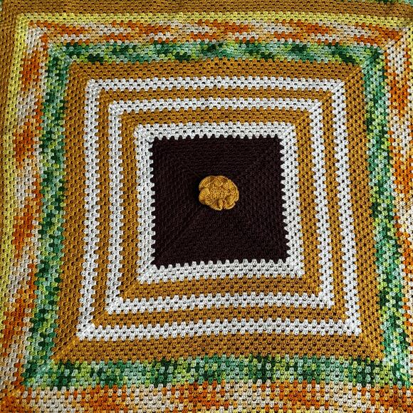 Mid Century Vintage Granny Square‎ Crochet 33" x 33" Afghan Blanket - Picture 3 of 5